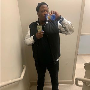 Meet your Posher, Derrick